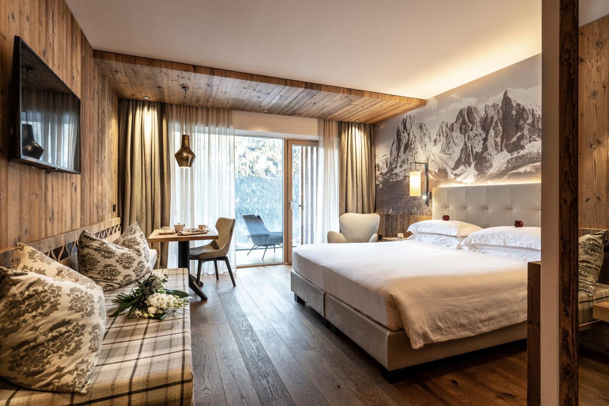 Ciampedie Luxury Alpine Spa Hotel ヴィーゴ・ディ・ファッサ エクステリア 写真