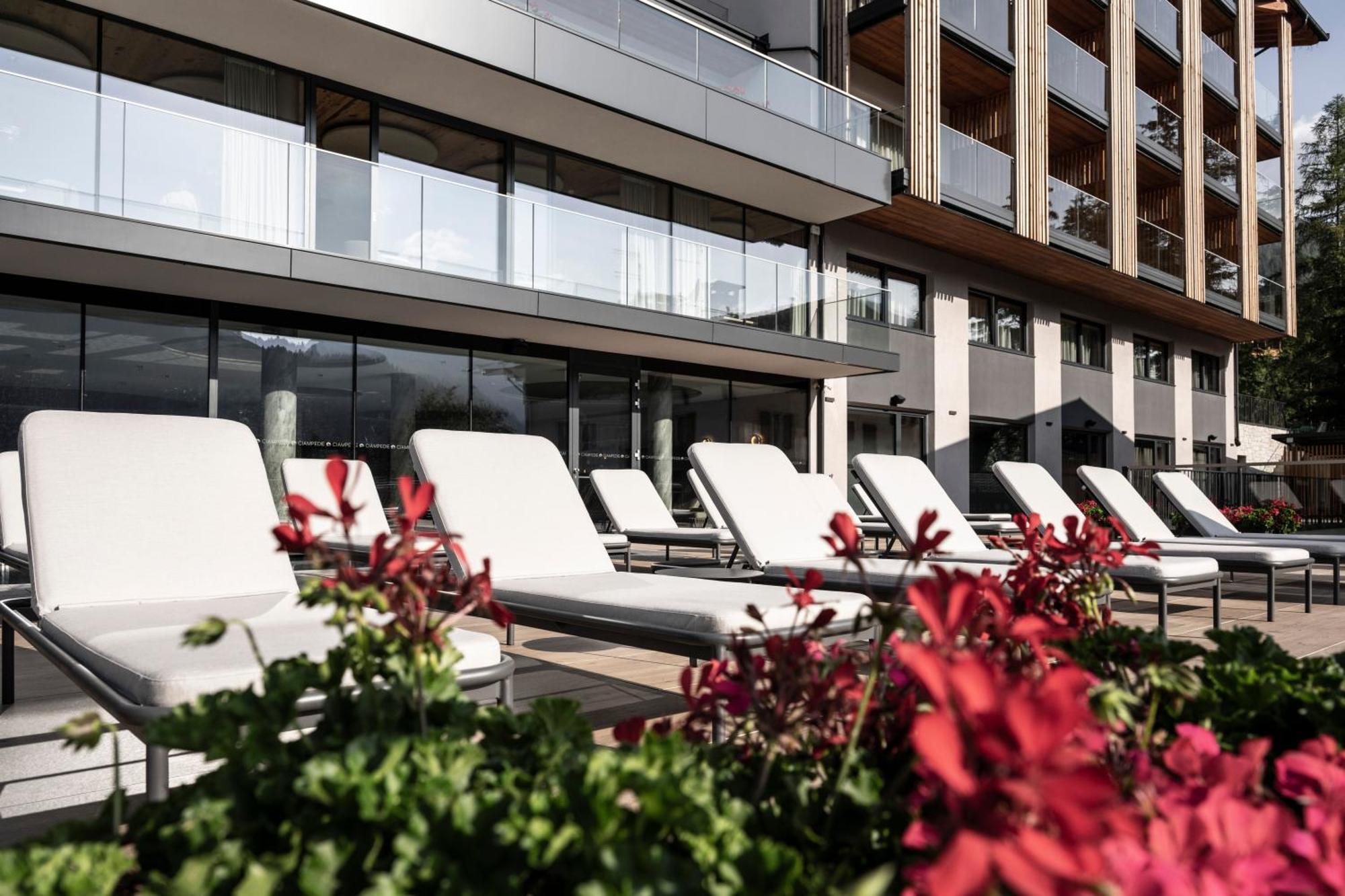 Ciampedie Luxury Alpine Spa Hotel ヴィーゴ・ディ・ファッサ エクステリア 写真