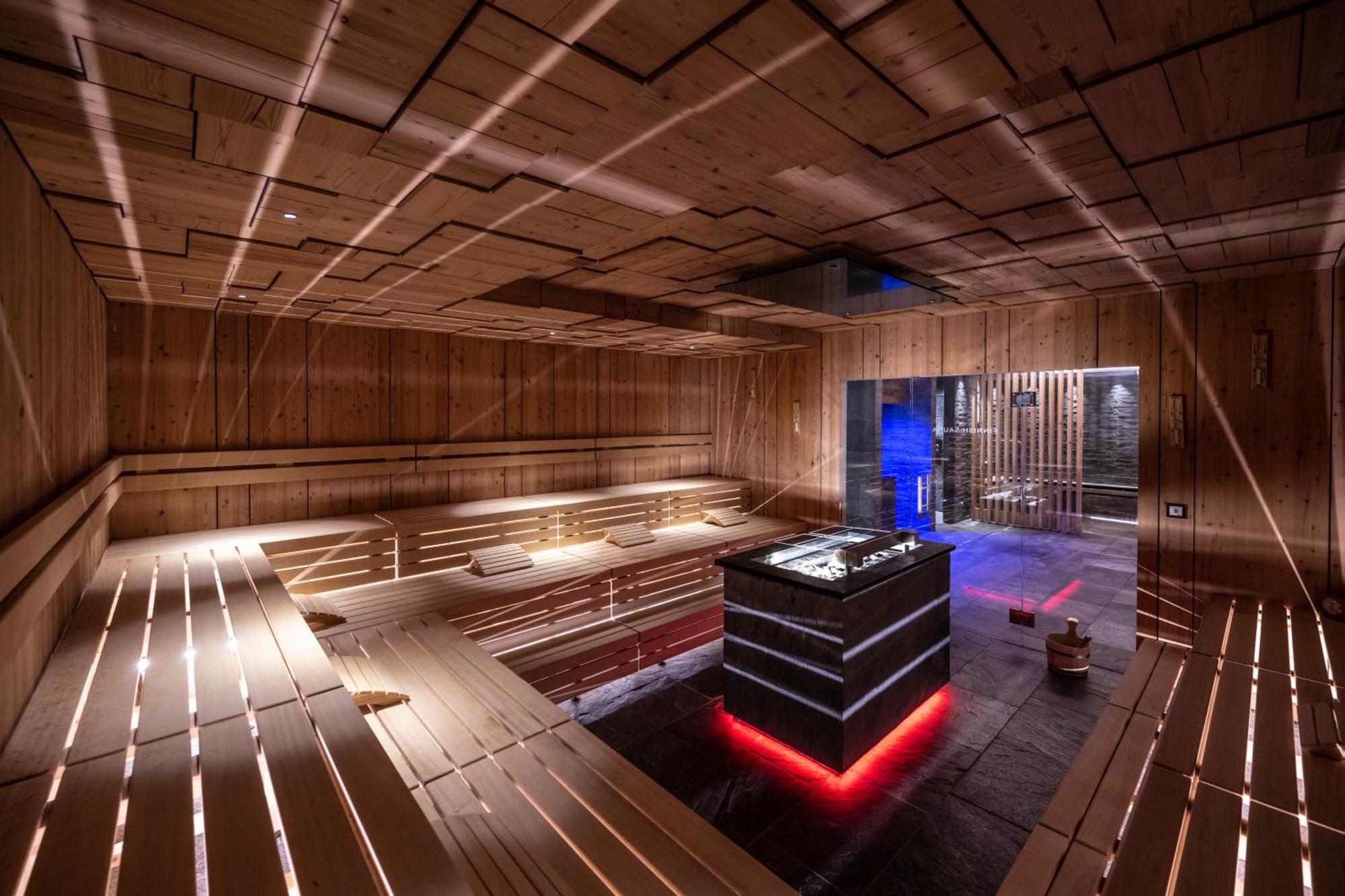 Ciampedie Luxury Alpine Spa Hotel ヴィーゴ・ディ・ファッサ エクステリア 写真