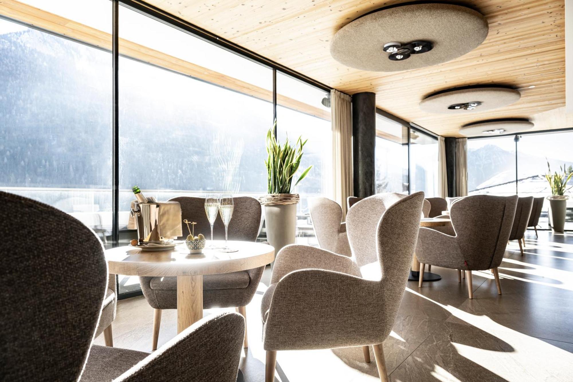 Ciampedie Luxury Alpine Spa Hotel ヴィーゴ・ディ・ファッサ エクステリア 写真