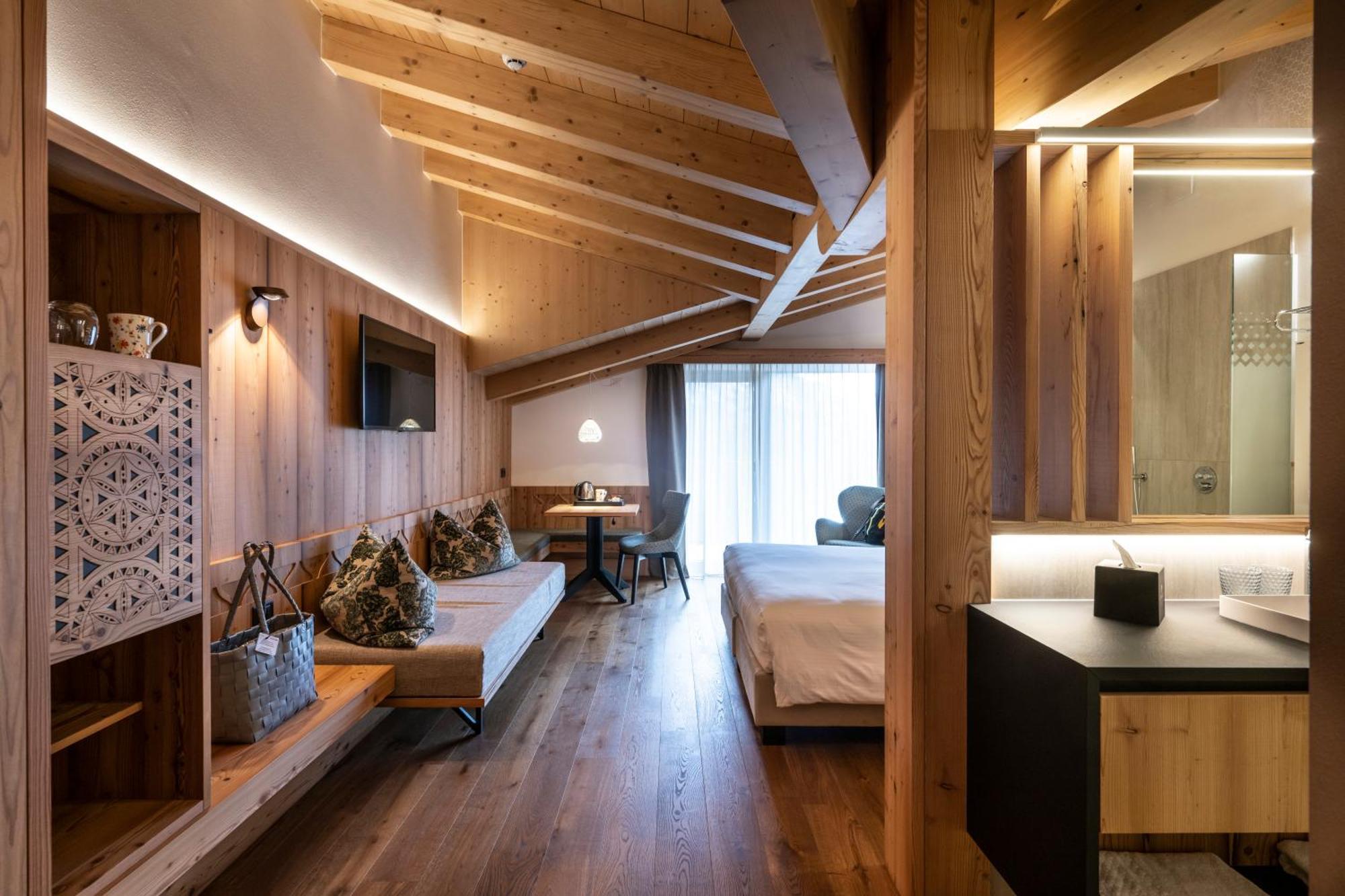 Ciampedie Luxury Alpine Spa Hotel ヴィーゴ・ディ・ファッサ エクステリア 写真