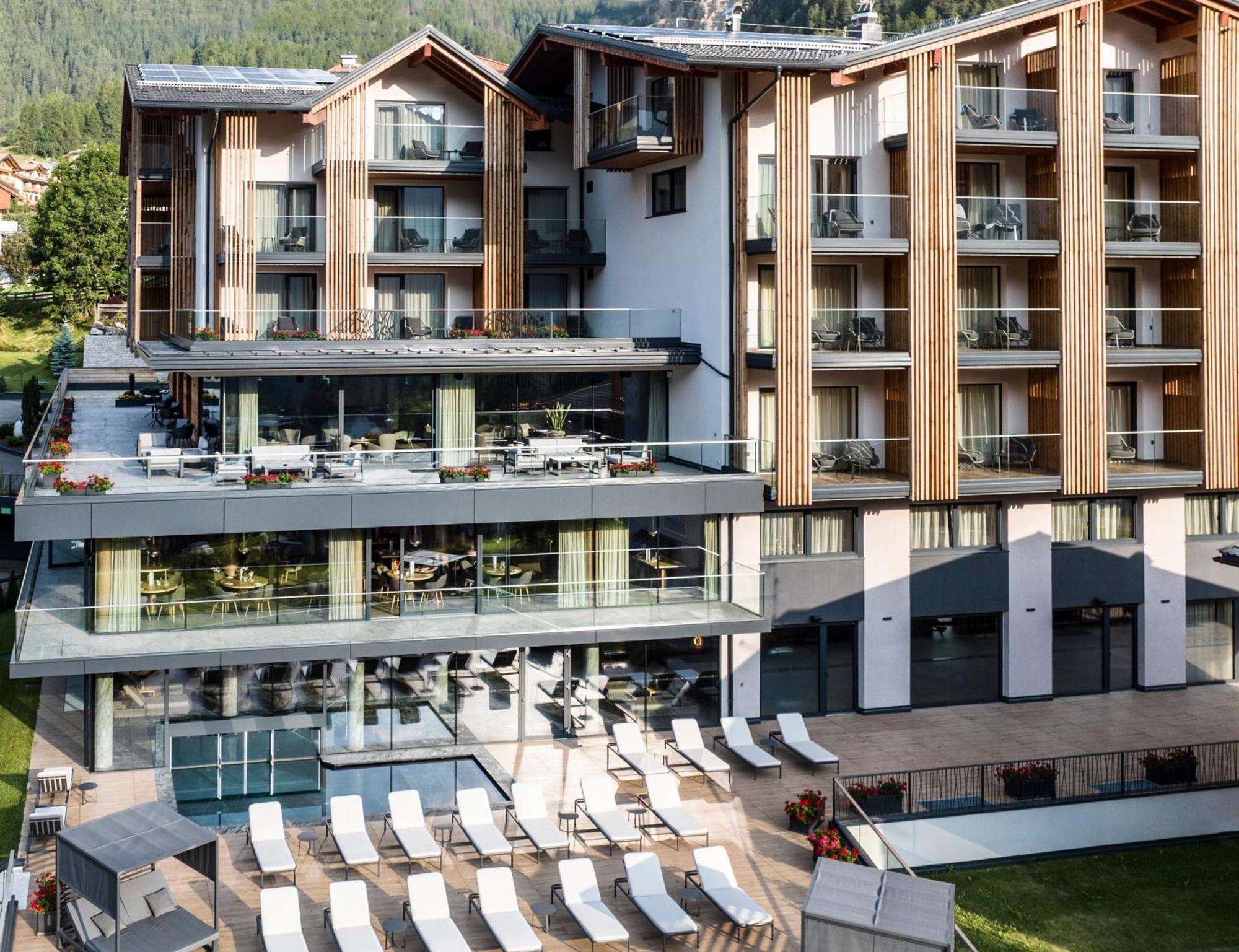 Ciampedie Luxury Alpine Spa Hotel ヴィーゴ・ディ・ファッサ エクステリア 写真