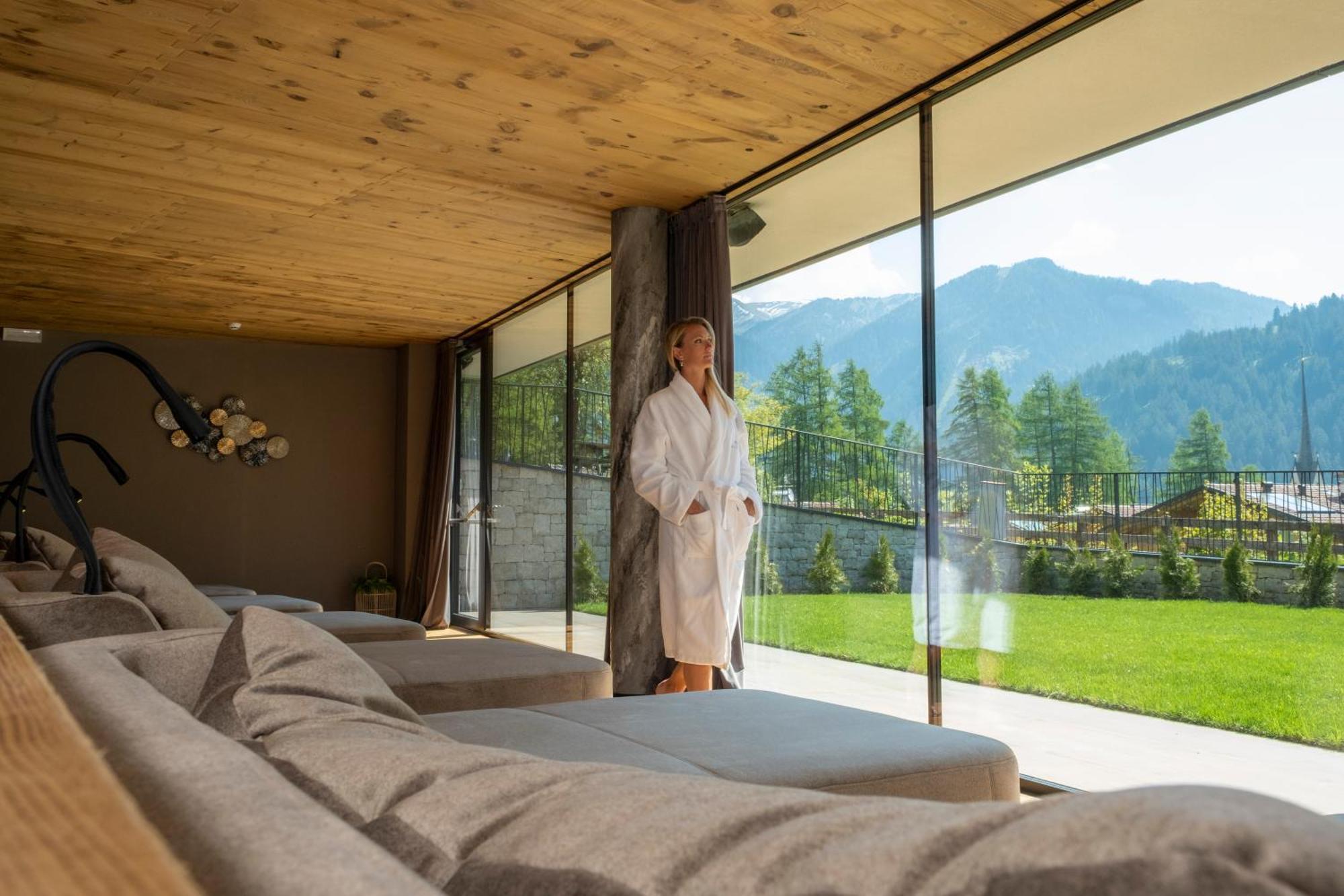 Ciampedie Luxury Alpine Spa Hotel ヴィーゴ・ディ・ファッサ エクステリア 写真