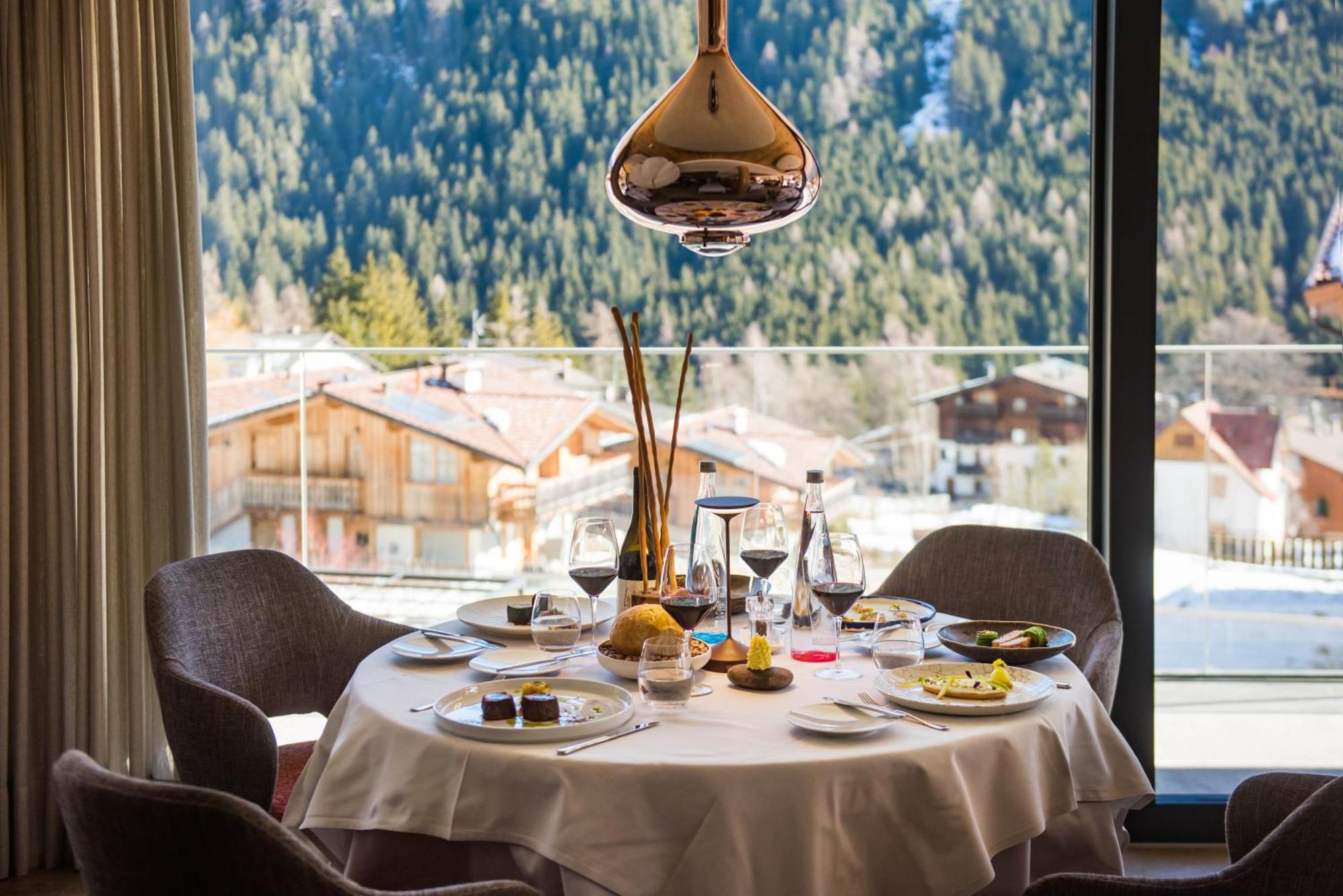 Ciampedie Luxury Alpine Spa Hotel ヴィーゴ・ディ・ファッサ エクステリア 写真
