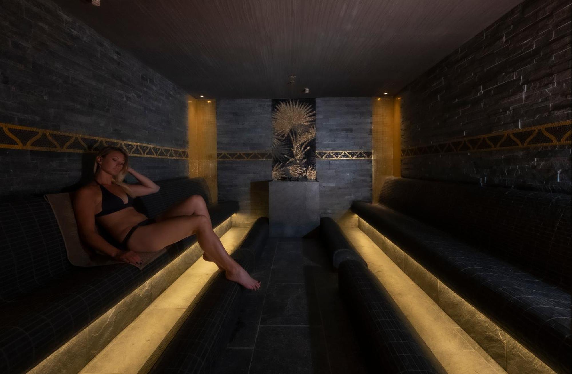 Ciampedie Luxury Alpine Spa Hotel ヴィーゴ・ディ・ファッサ エクステリア 写真