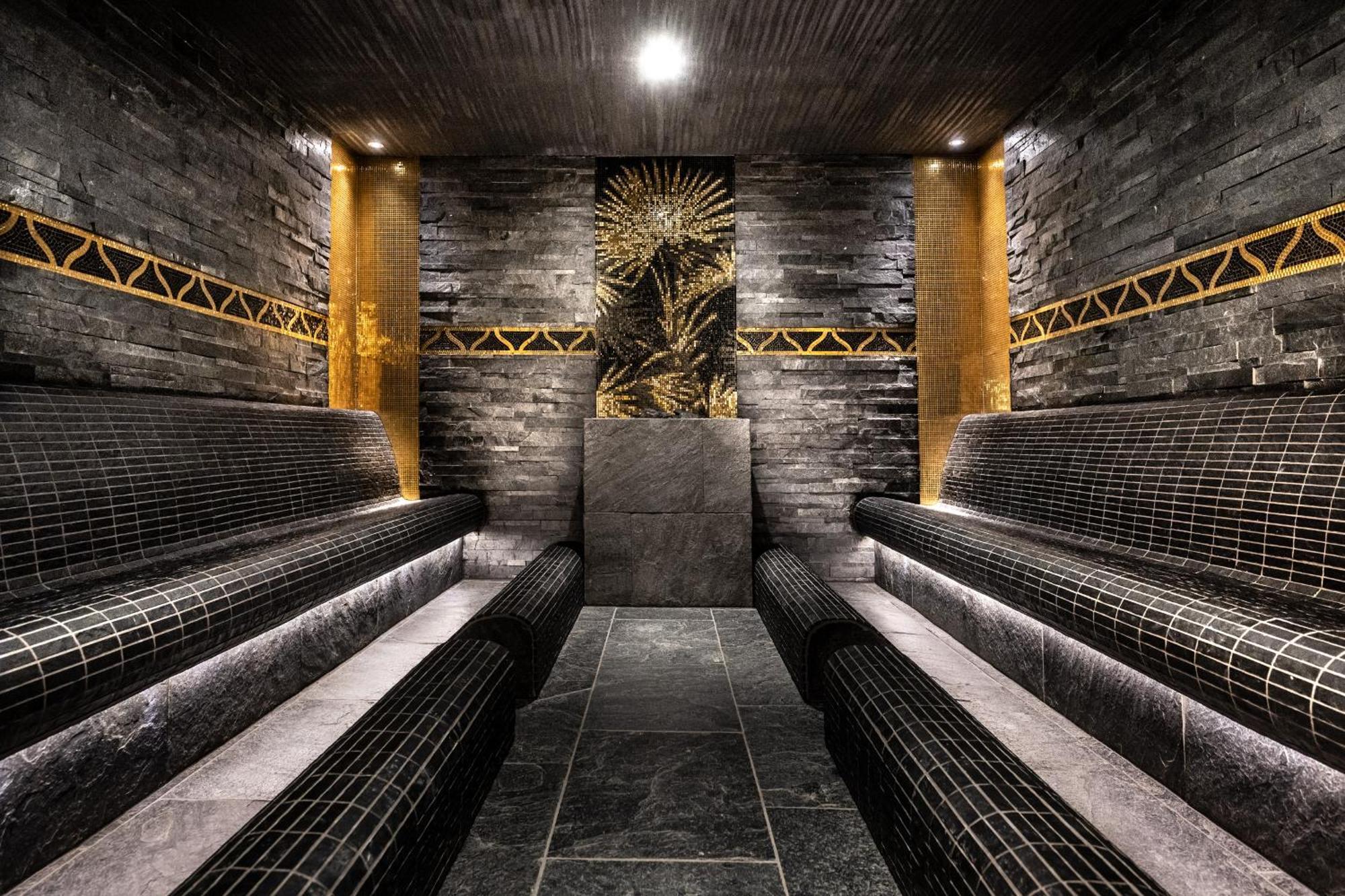 Ciampedie Luxury Alpine Spa Hotel ヴィーゴ・ディ・ファッサ エクステリア 写真