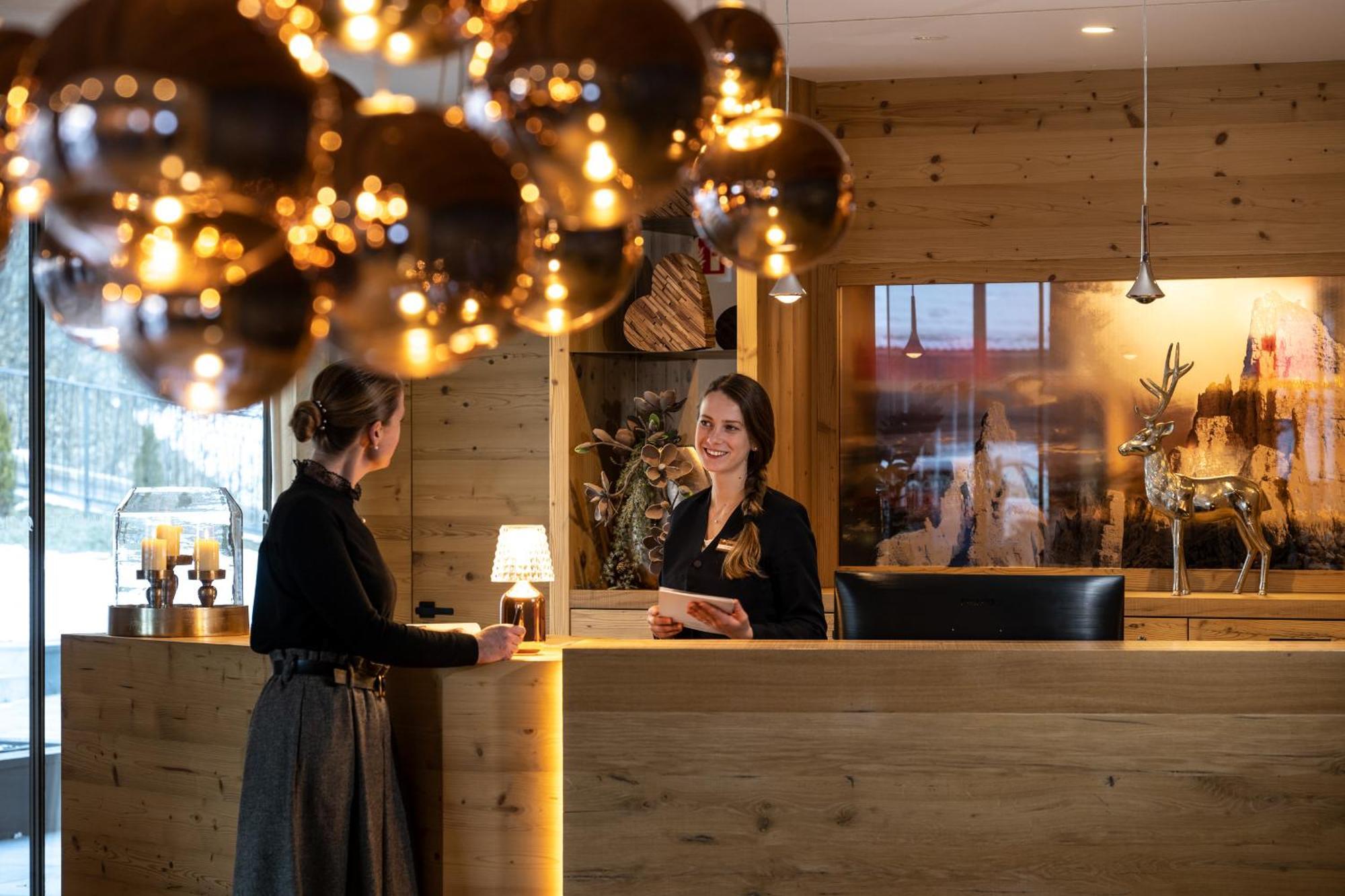 Ciampedie Luxury Alpine Spa Hotel ヴィーゴ・ディ・ファッサ エクステリア 写真